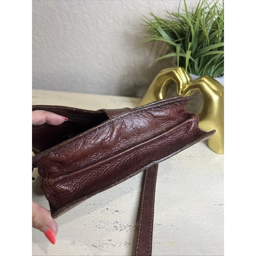 Vintage Mancini Leather Envelope Style Leather Crossbody Handbag With Lock/Key